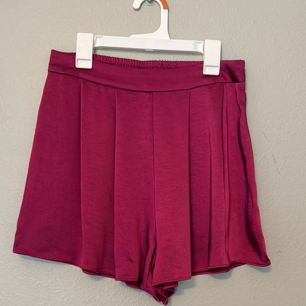 MARBLE Red Pleated Skorts High-Waisted Elegance